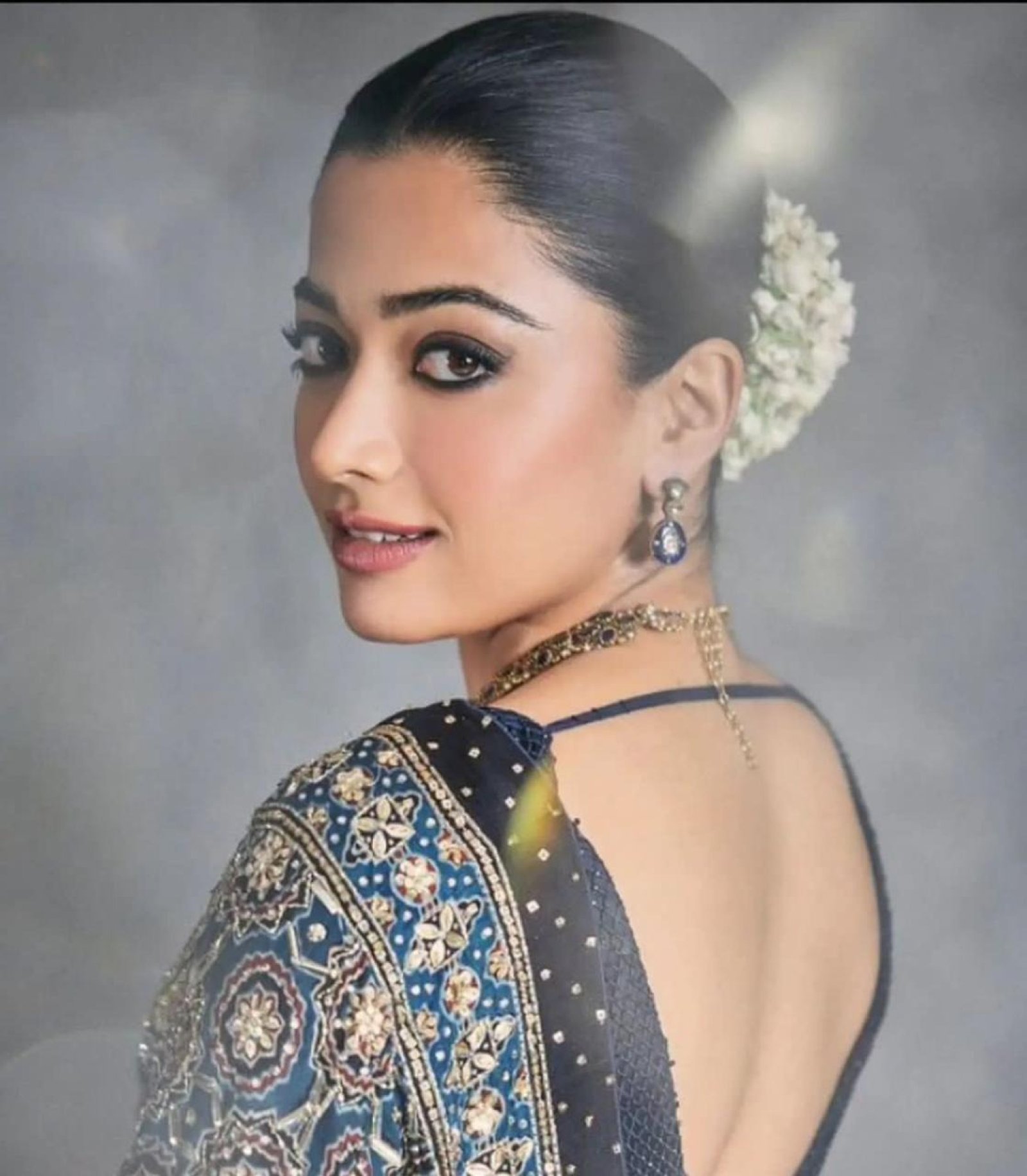 ડિયર કોમરેડના 5 વર્ષ પછી પણ રશ્મિકા મંદન્નાએ તેના નિર્દોષ, મોહક અને મીઠી લીલીના પાત્રથી દર્શકોના દિલ જીતી લીધા છે.